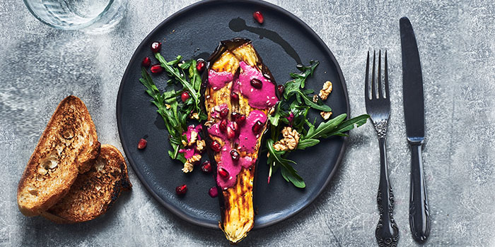 The Art of Plating: Tips and Tricks for Creating Spectacular Plates