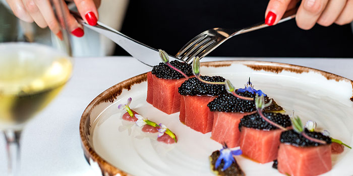 The Art of Plating: Tips and Tricks for Creating Spectacular Plates